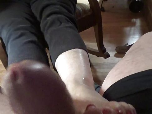 stepaunt Ann Gives A Must See Foot Job Sexiest Feet On the Web